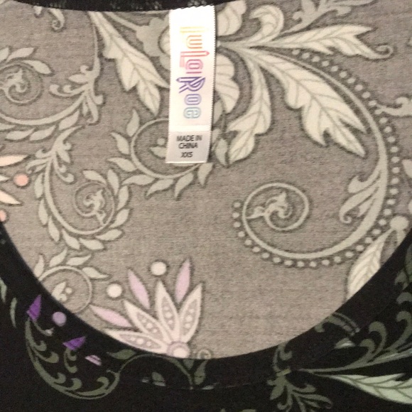 Lularoe Classic tee - Picture 2 of 3